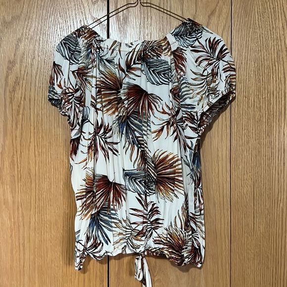 Palm Print Leaf Blouse - Picture 2 of 5
